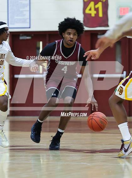 Thumbnail 2 in Mount Vernon vs Ossining (Arlington Maroon Invitational) photogallery.