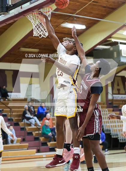 Thumbnail 2 in Mount Vernon vs Ossining (Arlington Maroon Invitational) photogallery.