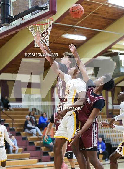 Thumbnail 3 in Mount Vernon vs Ossining (Arlington Maroon Invitational) photogallery.