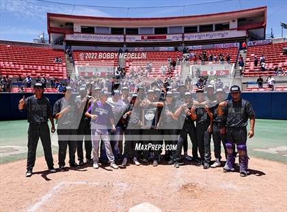 Thumbnail 1 in Lemoore vs. Madera South (CIF D4 Central Section Championships) photogallery.