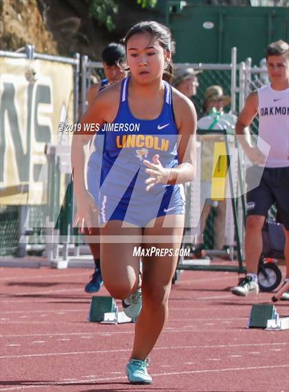 Thumbnail 2 in FVL Championships  (100, 200, 400, 800 Meter) photogallery.