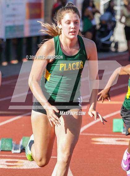 Thumbnail 1 in FVL Championships  (100, 200, 400, 800 Meter) photogallery.