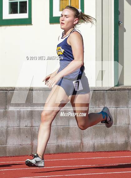 Thumbnail 1 in FVL Championships  (100, 200, 400, 800 Meter) photogallery.