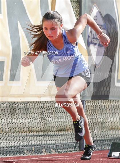 Thumbnail 1 in FVL Championships  (100, 200, 400, 800 Meter) photogallery.