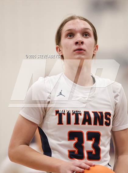 Thumbnail 1 in Regis Jesuit @ Legend (CHSAA 6A Sweet 16) photogallery.