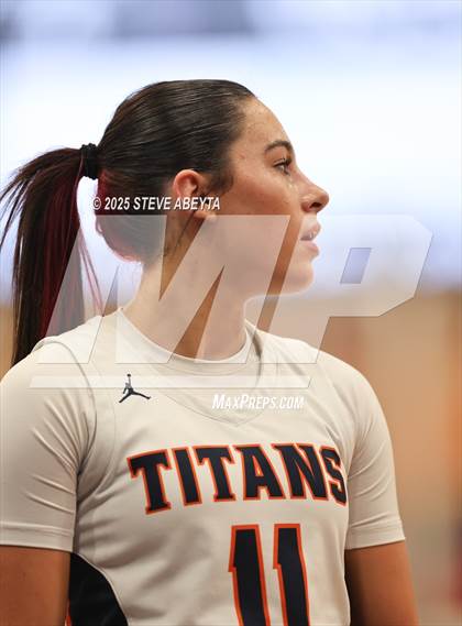 Thumbnail 1 in Regis Jesuit @ Legend (CHSAA 6A Sweet 16) photogallery.