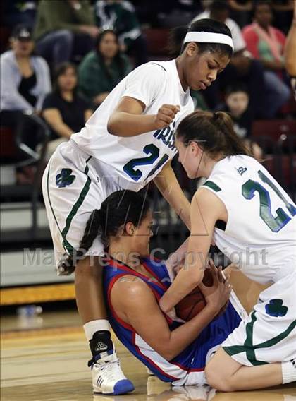 Thumbnail 1 in St. Ignatius vs. Sacred Heart Cathedral (CIF CCS D3 Final) photogallery.