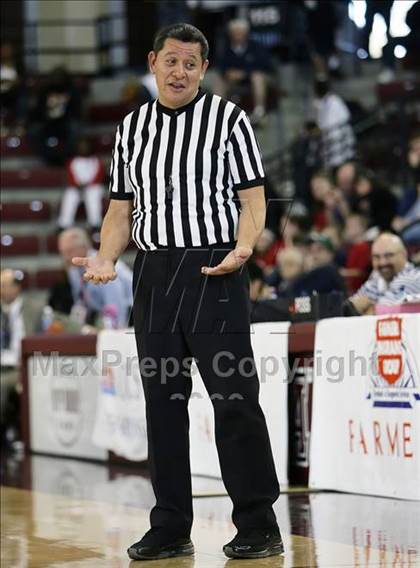 Thumbnail 1 in St. Ignatius vs. Sacred Heart Cathedral (CIF CCS D3 Final) photogallery.