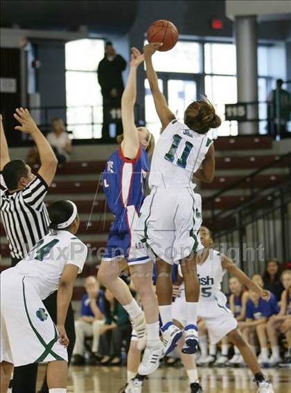 Thumbnail 3 in St. Ignatius vs. Sacred Heart Cathedral (CIF CCS D3 Final) photogallery.