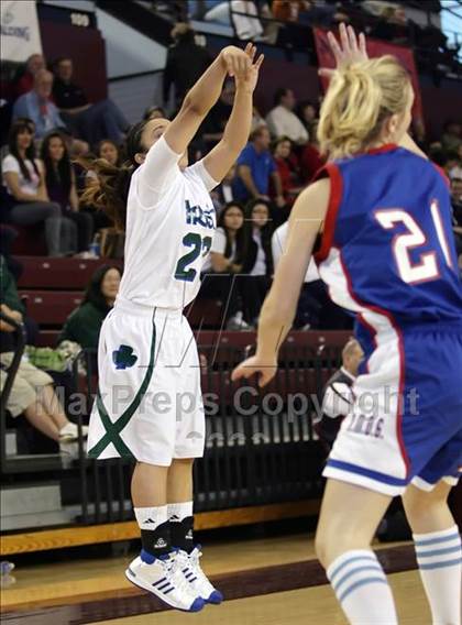 Thumbnail 2 in St. Ignatius vs. Sacred Heart Cathedral (CIF CCS D3 Final) photogallery.