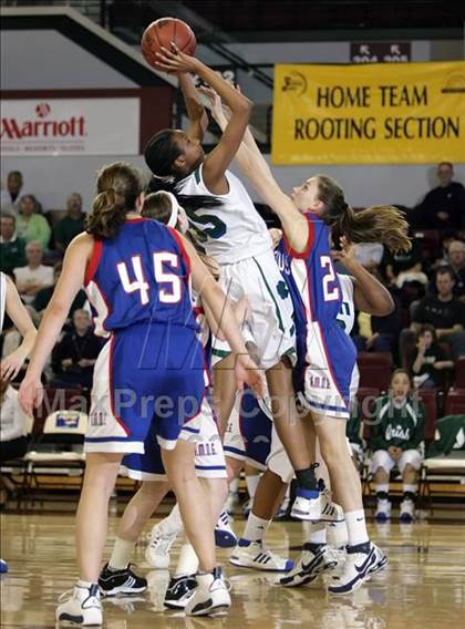 Thumbnail 2 in St. Ignatius vs. Sacred Heart Cathedral (CIF CCS D3 Final) photogallery.