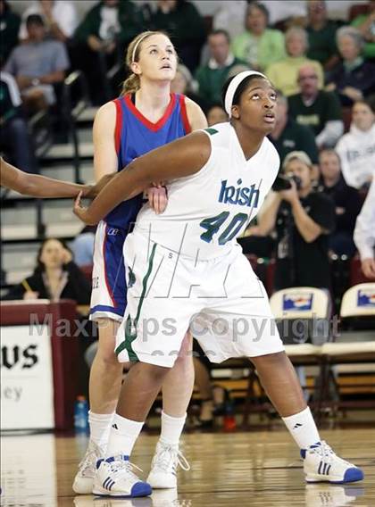Thumbnail 3 in St. Ignatius vs. Sacred Heart Cathedral (CIF CCS D3 Final) photogallery.