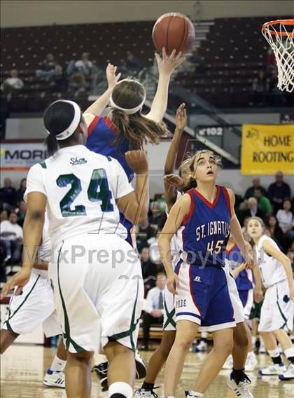 Thumbnail 3 in St. Ignatius vs. Sacred Heart Cathedral (CIF CCS D3 Final) photogallery.