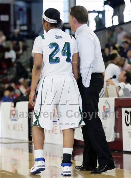 Thumbnail 3 in St. Ignatius vs. Sacred Heart Cathedral (CIF CCS D3 Final) photogallery.