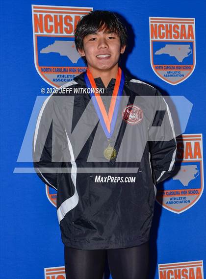 Thumbnail 3 in NCHSAA 8A Final Awards photogallery.