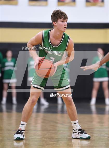 Thumbnail 1 in Mogadore @ Aquinas photogallery.