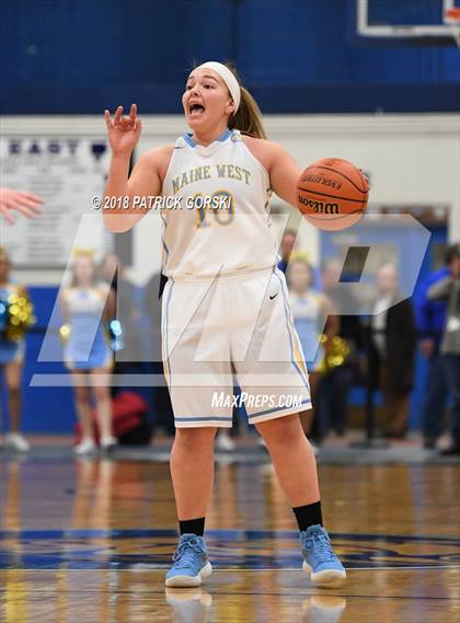 Thumbnail 3 in Maine West vs. Loyola Academy (IHSA 4A Sectional Final) photogallery.
