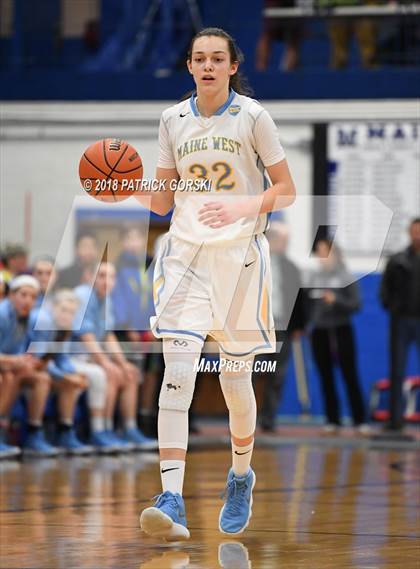 Thumbnail 2 in Maine West vs. Loyola Academy (IHSA 4A Sectional Final) photogallery.