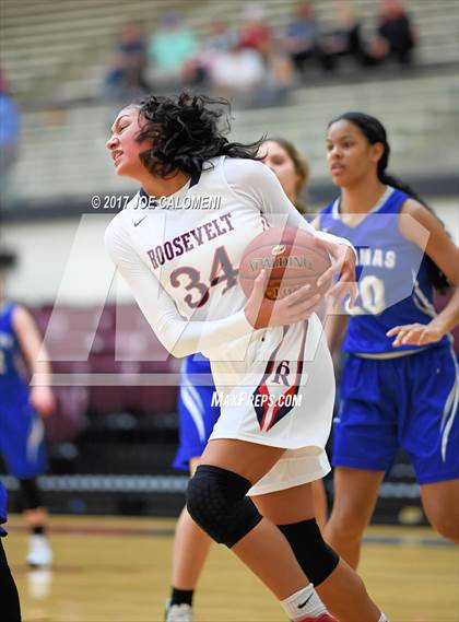 Thumbnail 3 in MacArthur [Douglas] vs Roosevelt [Theodore] photogallery.