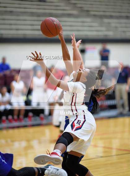 Thumbnail 1 in MacArthur [Douglas] vs Roosevelt [Theodore] photogallery.