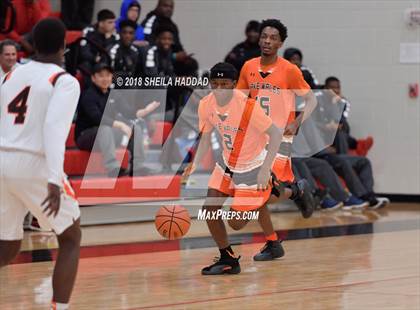 Thumbnail 2 in Lake Wales v South Miami (Prep Hoops Sun Bash) photogallery.