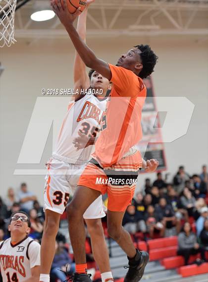Thumbnail 1 in Lake Wales v South Miami (Prep Hoops Sun Bash) photogallery.