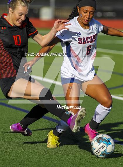 Thumbnail 1 in Rockwall vs. Sachse (UIL 6A Soccer Bi-District Playoffs) photogallery.