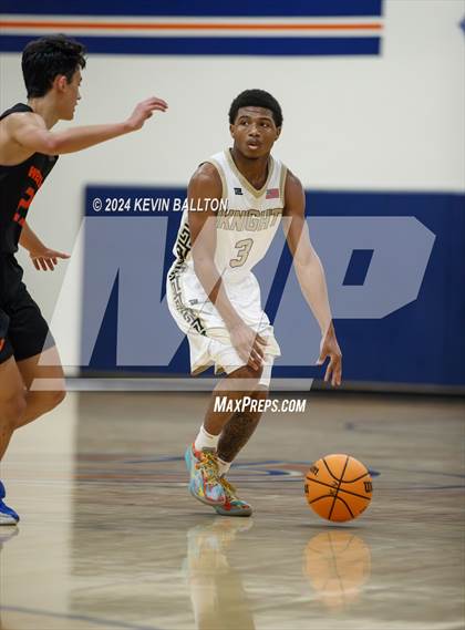 Thumbnail 2 in Knight vs. Westlake photogallery.