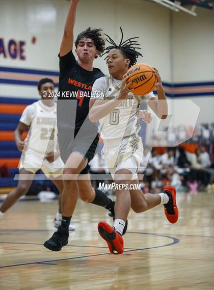 Thumbnail 2 in Knight vs. Westlake photogallery.
