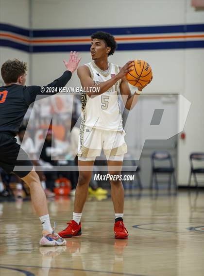 Thumbnail 1 in Knight vs. Westlake photogallery.