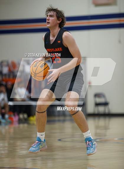 Thumbnail 2 in Knight vs. Westlake photogallery.
