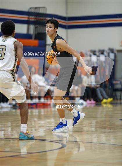 Thumbnail 1 in Knight vs. Westlake photogallery.