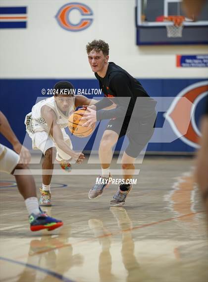 Thumbnail 2 in Knight vs. Westlake photogallery.