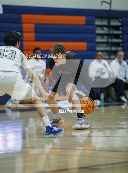 Thumbnail 2 in Knight vs. Westlake photogallery.