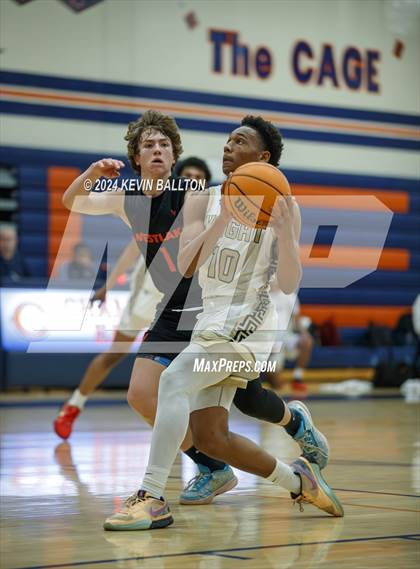 Thumbnail 3 in Knight vs. Westlake photogallery.