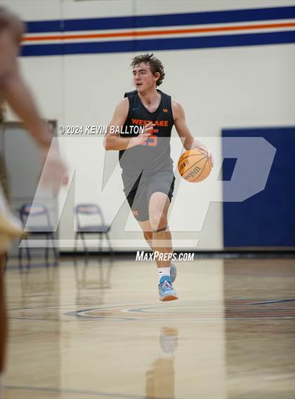Thumbnail 1 in Knight vs. Westlake photogallery.