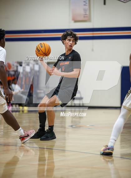 Thumbnail 1 in Knight vs. Westlake photogallery.
