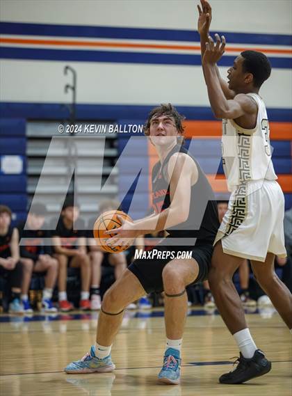 Thumbnail 3 in Knight vs. Westlake photogallery.