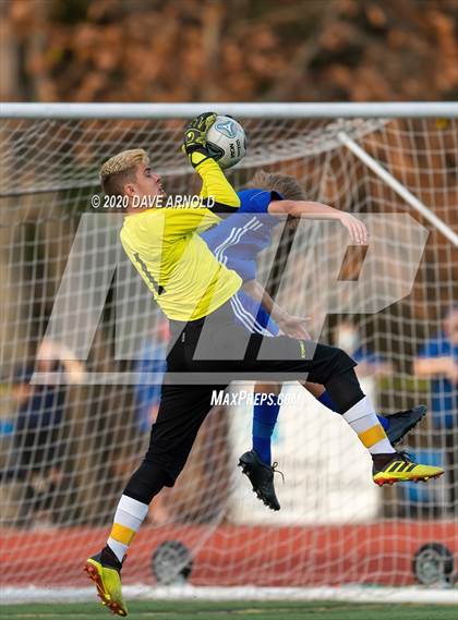 Thumbnail 3 in Oyster River vs. Bow (NHIAA Division 2 State Final) photogallery.