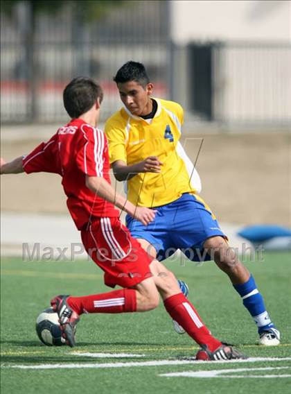 Thumbnail 3 in Ozen vs Belton (RRISD Soccer Classic) photogallery.