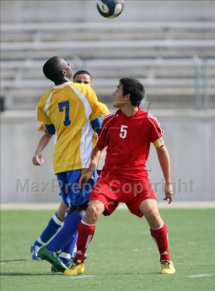 Thumbnail 3 in Ozen vs Belton (RRISD Soccer Classic) photogallery.