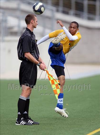 Thumbnail 3 in Ozen vs Belton (RRISD Soccer Classic) photogallery.