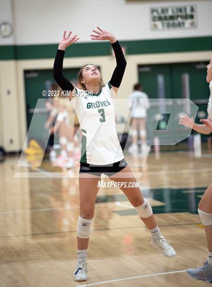 Thumbnail 1 in Groves vs Walled Lake Western (NDP Quad) photogallery.