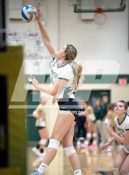 Thumbnail 3 in Groves vs Walled Lake Western (NDP Quad) photogallery.