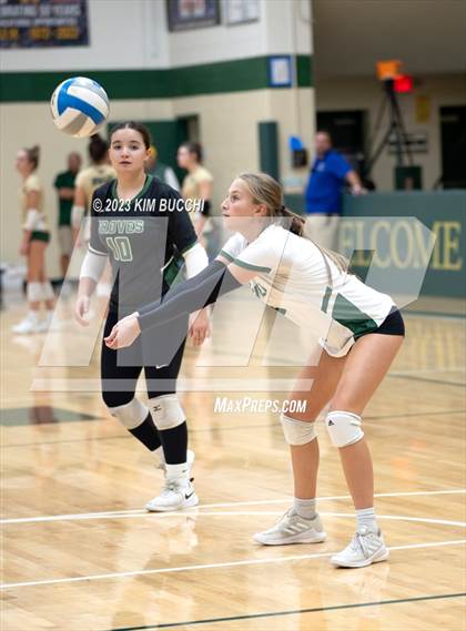 Thumbnail 2 in Groves vs Walled Lake Western (NDP Quad) photogallery.