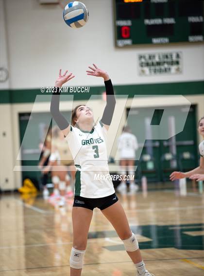 Thumbnail 2 in Groves vs Walled Lake Western (NDP Quad) photogallery.