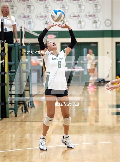 Thumbnail 3 in Groves vs Walled Lake Western (NDP Quad) photogallery.