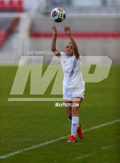 Thumbnail 3 in Fremont vs. American Fork (UHSAA 6A Semifinal) photogallery.