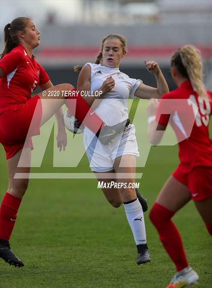 Thumbnail 2 in Fremont vs. American Fork (UHSAA 6A Semifinal) photogallery.
