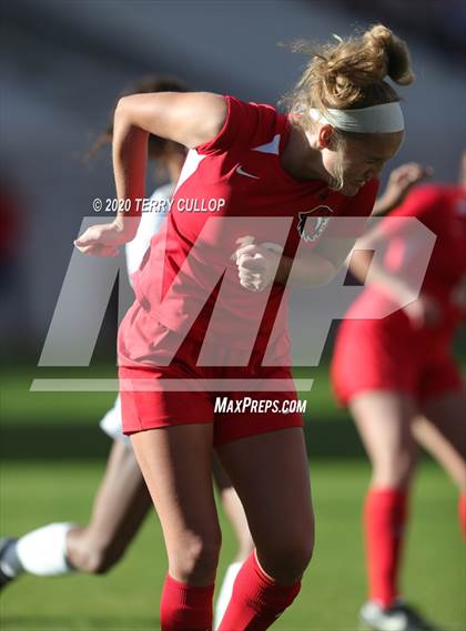 Thumbnail 2 in Fremont vs. American Fork (UHSAA 6A Semifinal) photogallery.